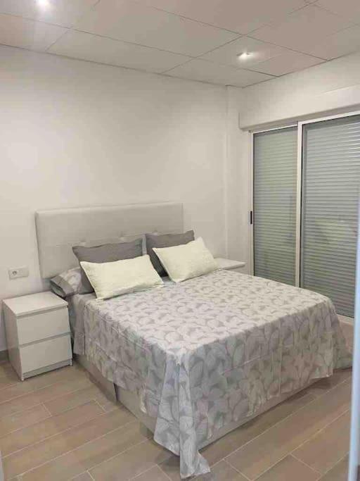 Planta Baja Moderna Y Nueva A Estrenar En El Centro Ciudad 2 Habitaciones Y 2 Banos Elx Buitenkant foto